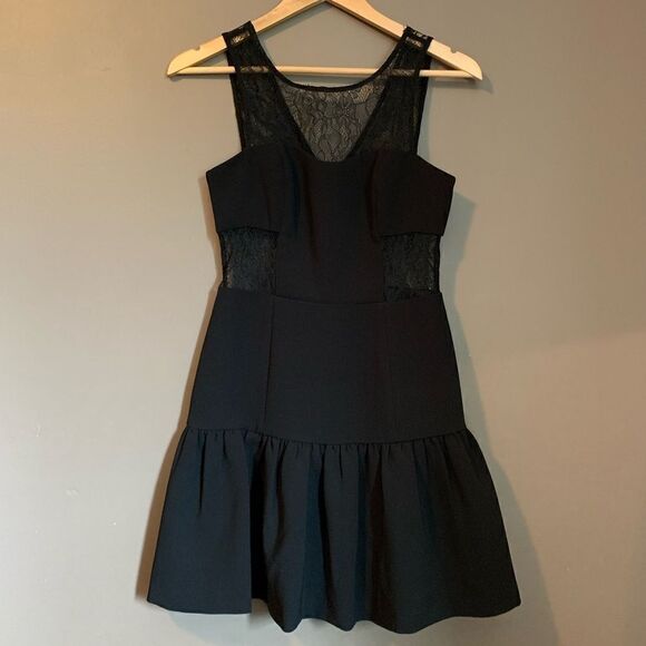 BCBGeneration black sleeveless lace dress - Picture 3 of 15